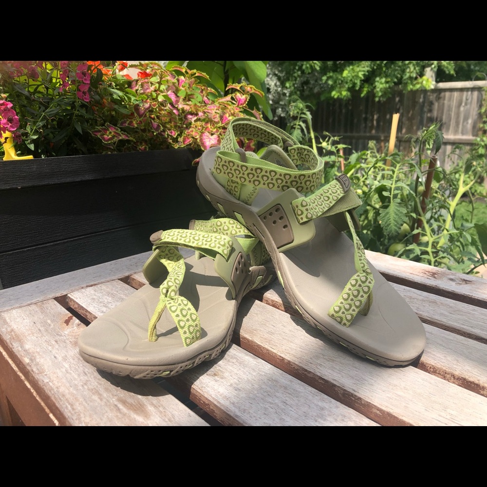 Hiking sandals